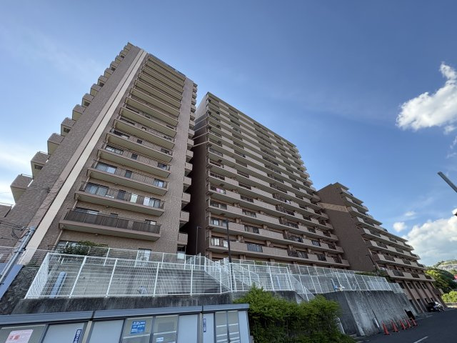 ライオンズマンション鈴蘭台弐番館の外観