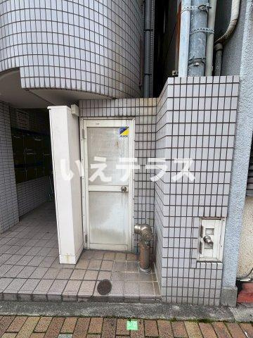 サンハイツ弐番館のエントランス