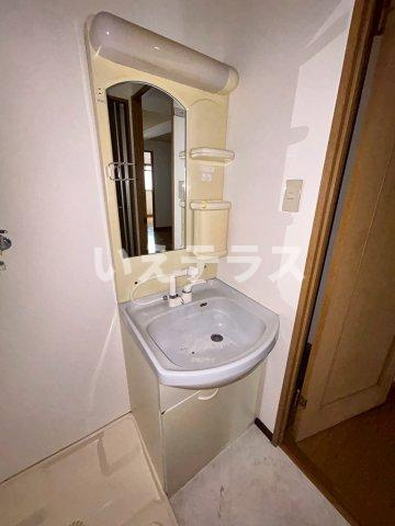 サンハイツ弐番館の独立洗面台