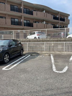 【駐車場】 | シャイニングブロッサムＡ | 駐車場です