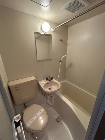エマーユ若葉の浴室|同タイプ別部屋写真となります。