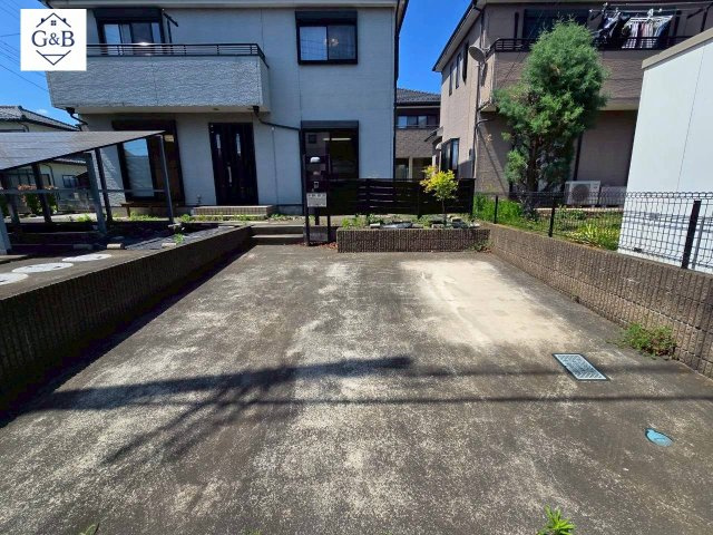 埼玉県入間市宮寺の駐車場