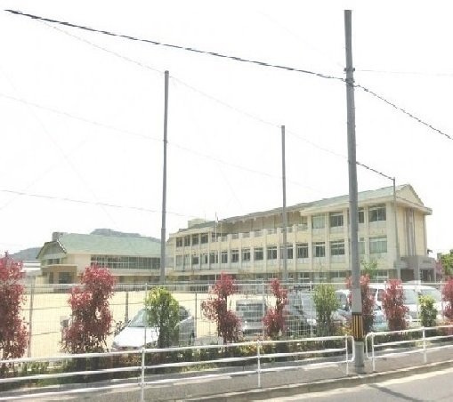 グラースＢの周辺|東野小学校まで300m