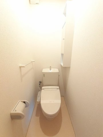 エテルノガーデン亀山のトイレ|コンパクトで使いやすいトイレです