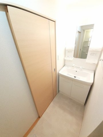 エテルノガーデン亀山の洗面所|忙しい朝には欠かせない洗面所です