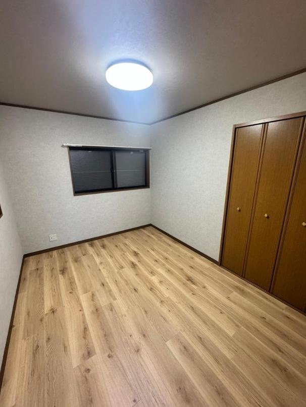 藤田町２丁目　中古一戸建ての子供部屋|洋室6.0帖
■物件内覧・資金計画相談・住宅ローン相談、リフォーム相談、お問合せ受付中■
※当日・翌日のご内覧、ご相談はお電話でのお問合せがスムーズです！