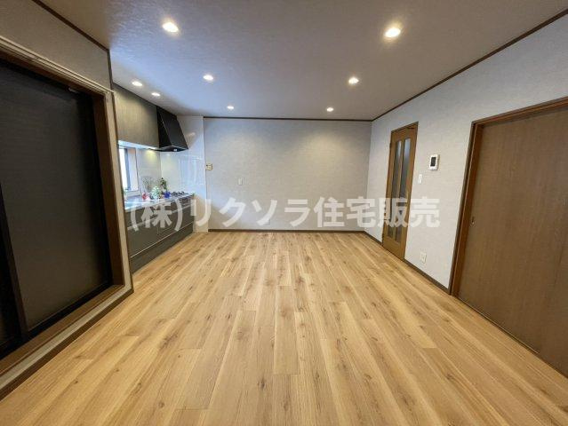 藤田町２丁目　中古一戸建てのダイニング|LDK12.0帖
■物件内覧・資金計画相談・住宅ローン相談、リフォーム相談、お問合せ受付中■
※当日・翌日のご内覧、ご相談はお電話でのお問合せがスムーズです！