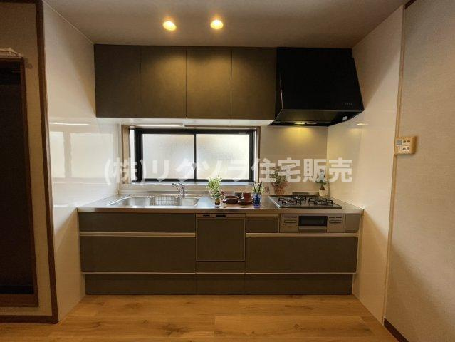 藤田町２丁目　中古一戸建てのキッチン|システムキッチン
■物件内覧・資金計画相談・住宅ローン相談、リフォーム相談、お問合せ受付中■
※当日・翌日のご内覧、ご相談はお電話でのお問合せがスムーズです！