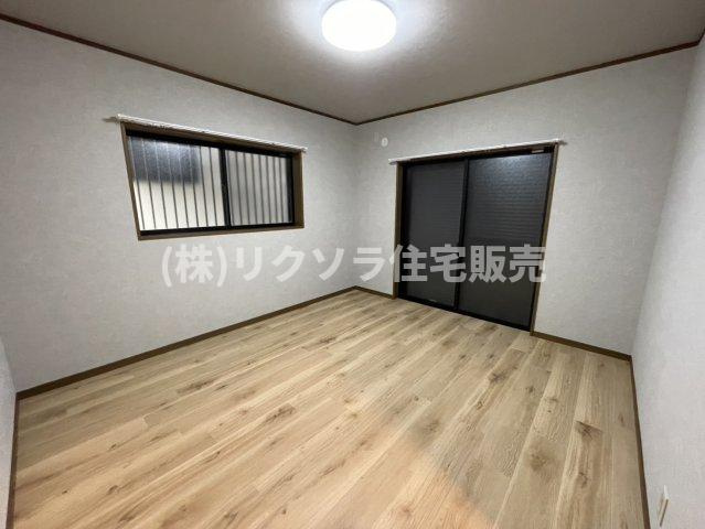 藤田町２丁目　中古一戸建ての内装|洋室6.0帖
■物件内覧・資金計画相談・住宅ローン相談、リフォーム相談、お問合せ受付中■
※当日・翌日のご内覧、ご相談はお電話でのお問合せがスムーズです！