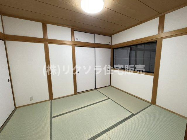 藤田町２丁目　中古一戸建ての和室|和室6.0帖
■物件内覧・資金計画相談・住宅ローン相談、リフォーム相談、お問合せ受付中■
※当日・翌日のご内覧、ご相談はお電話でのお問合せがスムーズです！