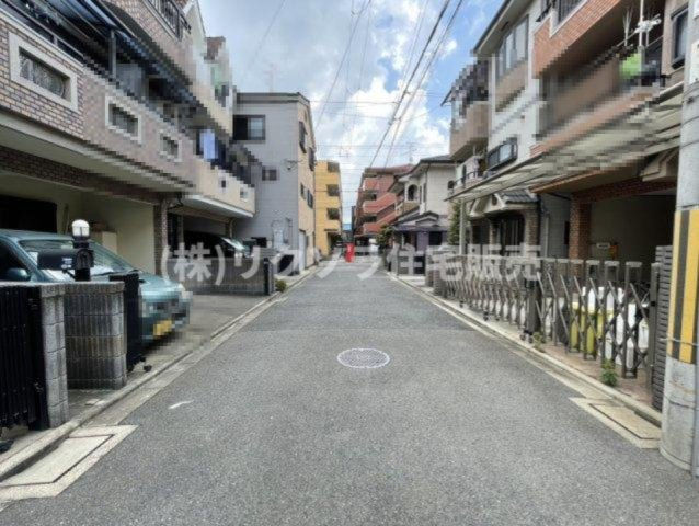 藤田町２丁目　中古一戸建ての前面道路含む現地写真|前道　西　幅員4.6ｍ
■物件内覧・資金計画相談・住宅ローン相談、リフォーム相談、お問合せ受付中■
※当日・翌日のご内覧、ご相談はお電話でのお問合せがスムーズです！