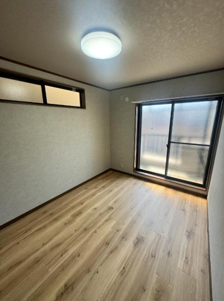 藤田町２丁目　中古一戸建ての洋室|洋室6.0帖
■物件内覧・資金計画相談・住宅ローン相談、リフォーム相談、お問合せ受付中■
※当日・翌日のご内覧、ご相談はお電話でのお問合せがスムーズです！