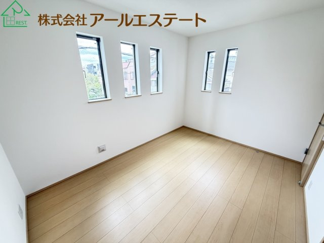 加古川市加古川町本町　　新築戸建　JR「加古川駅」徒歩13分の寝室