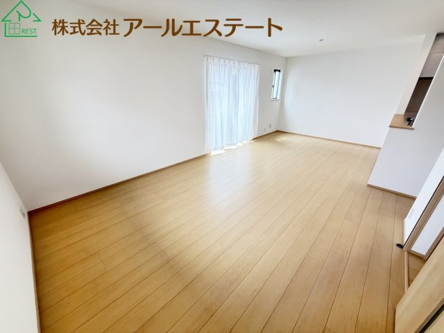 加古川市加古川町本町　　新築戸建　JR「加古川駅」徒歩13分の洋室