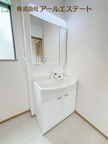 加古川市加古川町本町　　新築戸建　JR「加古川駅」徒歩13分の独立洗面台