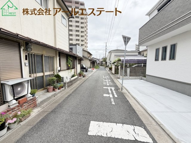 加古川市加古川町本町　　新築戸建　JR「加古川駅」徒歩13分の前面道路含む現地写真