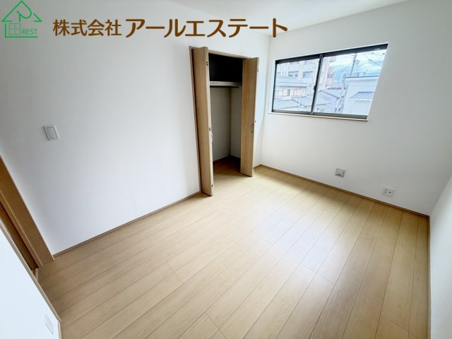 加古川市加古川町本町　　新築戸建　JR「加古川駅」徒歩13分の収納