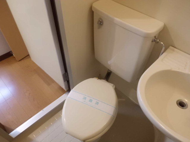 大豆戸ハイツのトイレ|☆バストイレ同室です☆