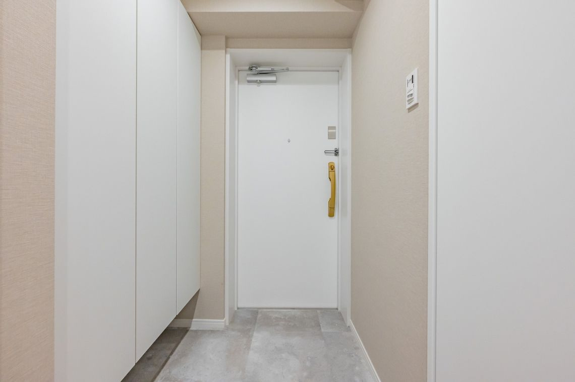 ライオンズマンション王子第８の玄関|ライオンズマンション王子第８：玄関にはシューズボックスがあり靴もスッキリ収納可能です！