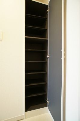 リブリ・六番館の収納