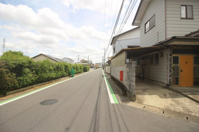 小山市駅東通り1丁目の前面道路含む現地写真|北側道路（2026年5月撮影）