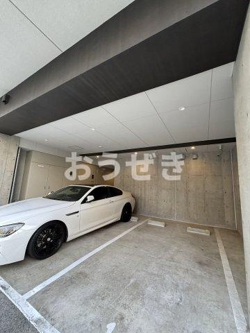 グランカーサ横濱石川町の駐車場