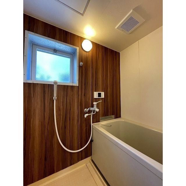 シャルム江戸川台B棟の浴室