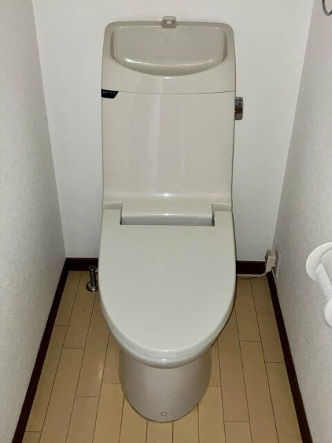石神井町戸建のトイレ