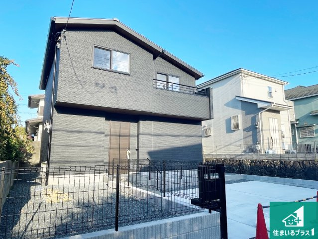 川西市大和東　新築一戸建てのトイレ|シンプルなトイレは落ち着く空間！お手入れも簡単です！