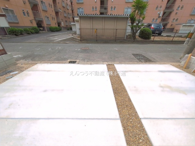 リガーレ野立町2期の駐車場