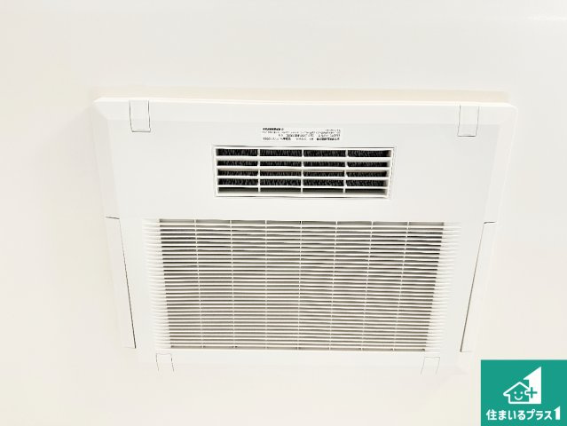 ●生駒市萩の台　新築一戸建ての冷暖房・空調設備|四季を通して快適なバスライフをお手伝いする浴室暖房乾燥機！浴室の乾燥・暖房・涼風・換気はもちろん、２４時間換気にも対応！