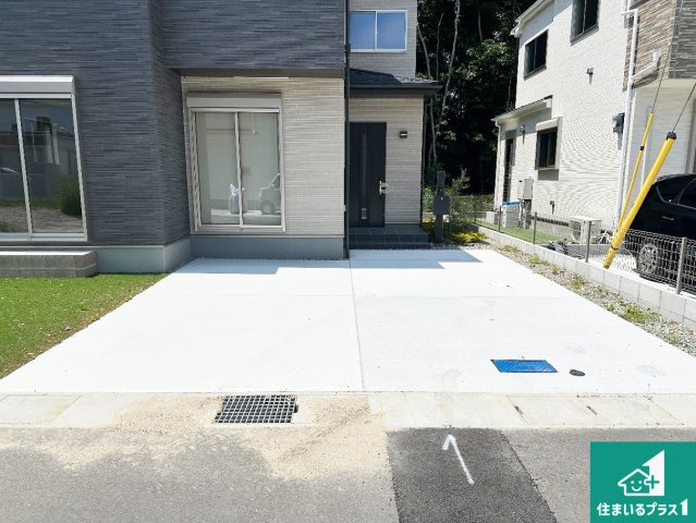 ●生駒市萩の台　新築一戸建ての駐車場|駐車スペース！散水栓があるので、こまめに愛車を洗えます！