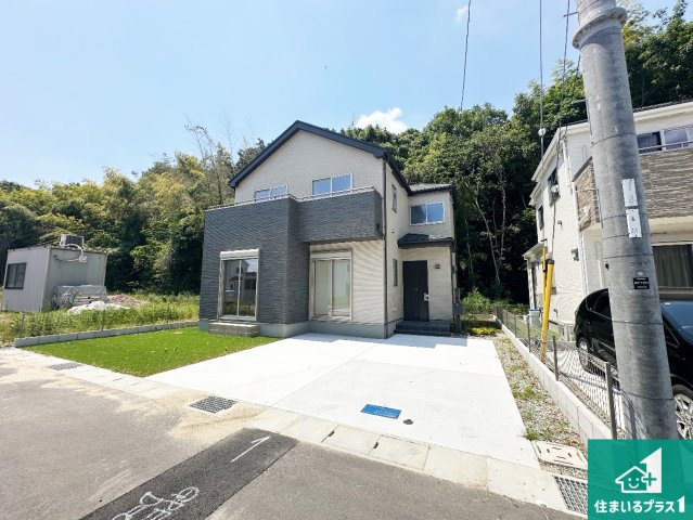 ●生駒市萩の台　新築一戸建ての外観|お客様に長く安心して住んでいだだける事にこだわった家づくり！住んでからのアフターサービスにもしっかりと取り組んでいます！
