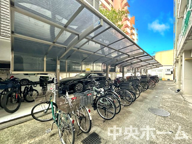 大和コーポの駐輪場|【自転車置き場】最新の空き状況や費用などの詳細は担当スタッフまでお問い合わせください。