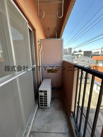仲介手数料０円！プレズ名古屋庄内通のバルコニー