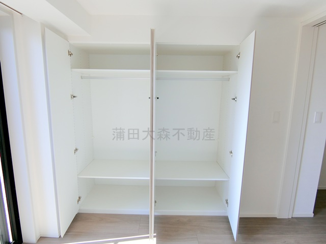 RJRプレシア蒲田の収納|洋室4.3帖の収納　クローゼット