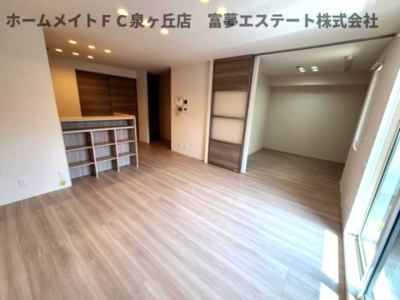 【居間・リビング】 | パサログランデ上野芝 | ※イメージ　同物件別号室の写真