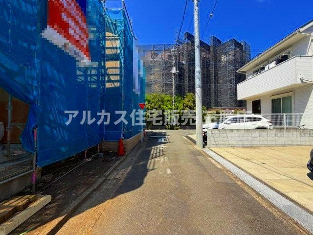 調布市深大寺東町7丁目 京王線 調布駅 新築戸建の前面道路含む現地写真