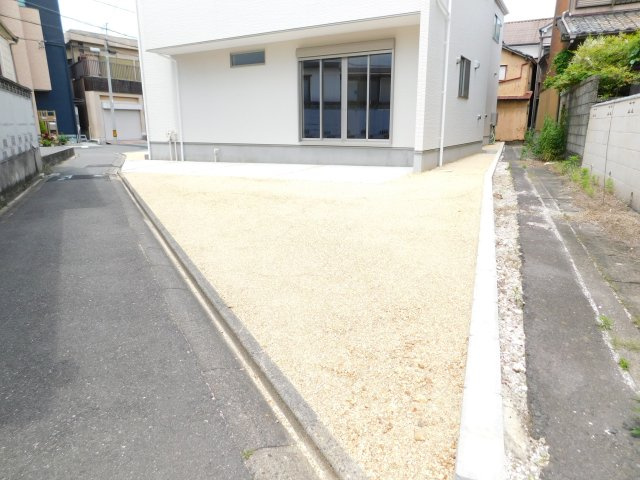 名古屋市中川区下之一色町字操出の新築一戸建の駐車場|◇駐車場◇　　駐車２台可！　庭としても利用できます♪