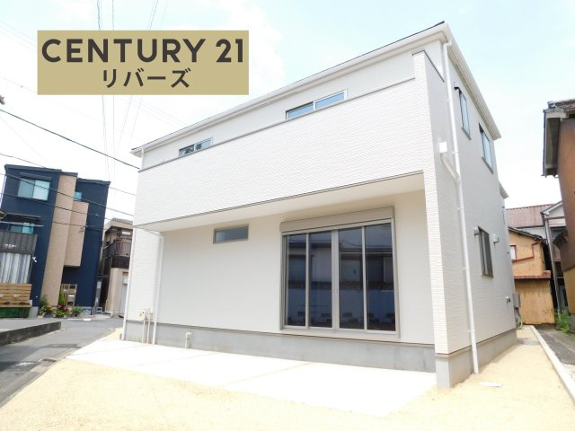 名古屋市中川区下之一色町字操出の新築一戸建の外観|☆ラスト１棟☆　　新価格！！いつでも見学出来ます♪（お問合せ当日、平日、水曜、夜間でもＯＫ）　駐車３台ＯＫ！　収納豊富なリビング１９．７帖♪　収納豊富な間取り！　南面２WAYワイドバルコニー！