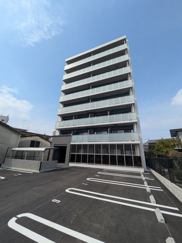 Arista箱崎の駐車場