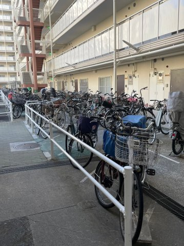 関目グリーンハイツＣ棟の駐輪場