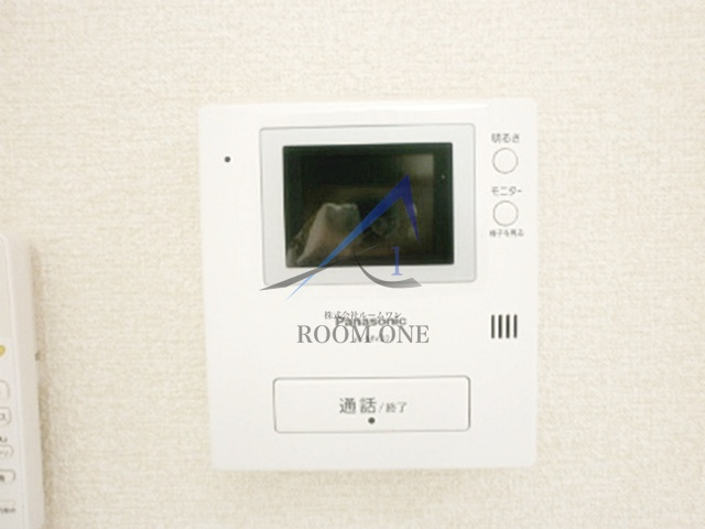 SOLA新子安のセキュリティ|モニター付きインターホンです。