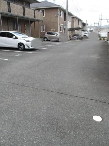 アンプルール　A棟の駐車場