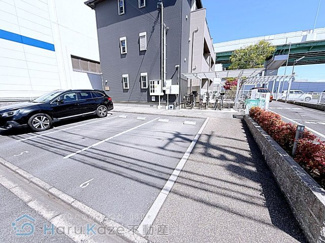 【駐車場】