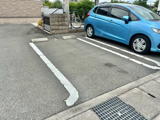 カルムの駐車場