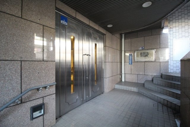 ライオンズプラザ伊勢佐木町通りのエントランス