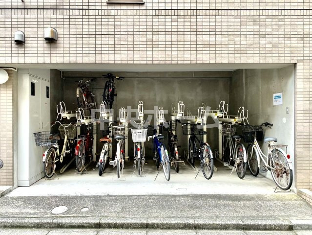 グランベル上野の杜の駐輪場|【自転車置き場】最新の空き状況や費用などの詳細は担当スタッフまでお問い合わせください。