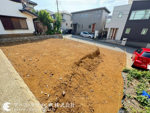 【外観】 | 柏市花野井25期 | 新しい家が増えても、空の広さはそのまま。春には桜、夏には青空、秋にはやわらかな光。季節ごとに表情を変える街で、長く暮らせる安心を。