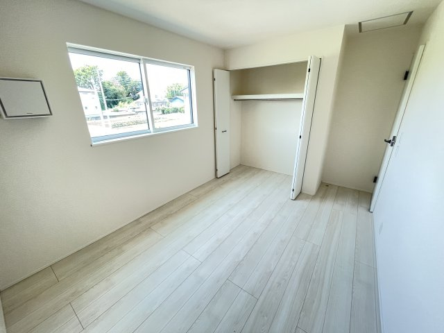 藤岡市下栗須24-1期（全4棟）1号棟の洋室
